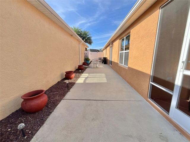 437 JARQUIN WAY, The Villages, FL 32162