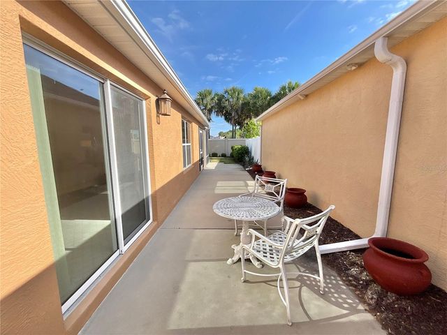 437 JARQUIN WAY, The Villages, FL 32162