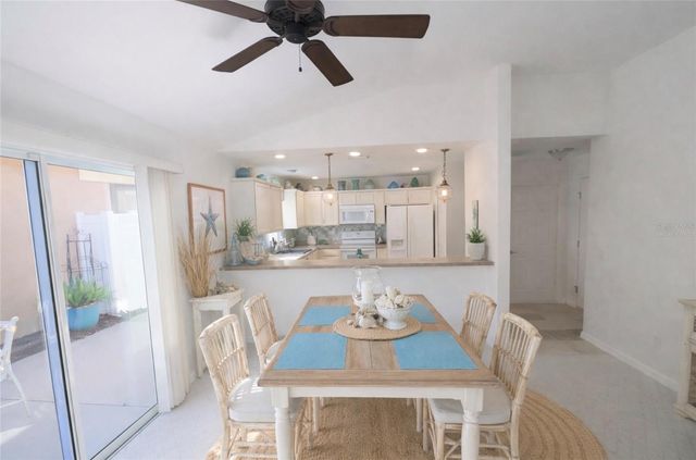 437 JARQUIN WAY, The Villages, FL 32162