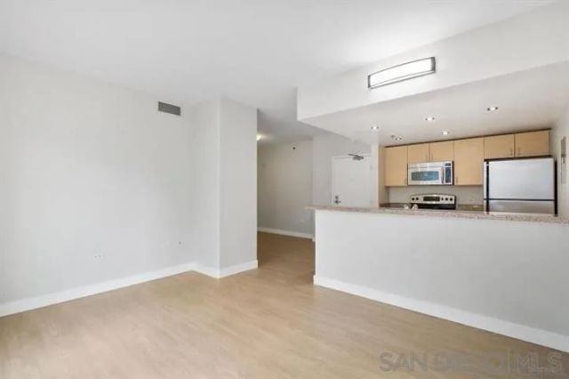 425 W Beech St 1003, San Diego, CA 92101