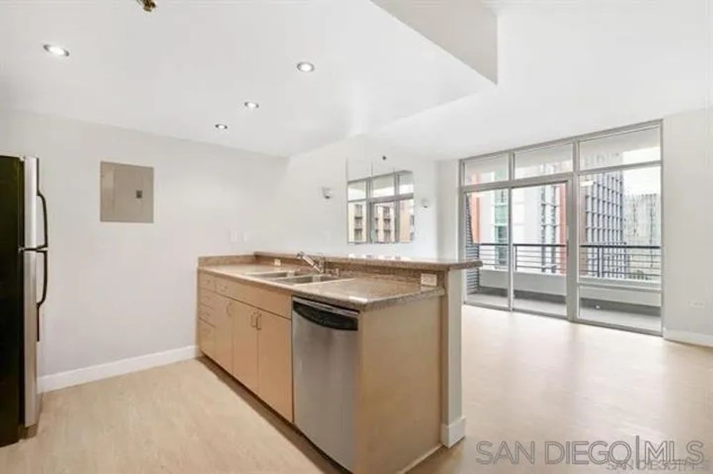 425 W Beech St 1003, San Diego, CA 92101