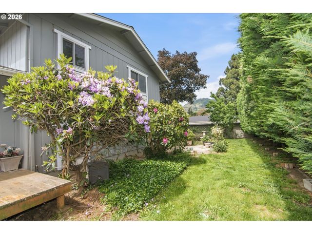 125 SUSAN St, Myrtle Creek, OR 97457