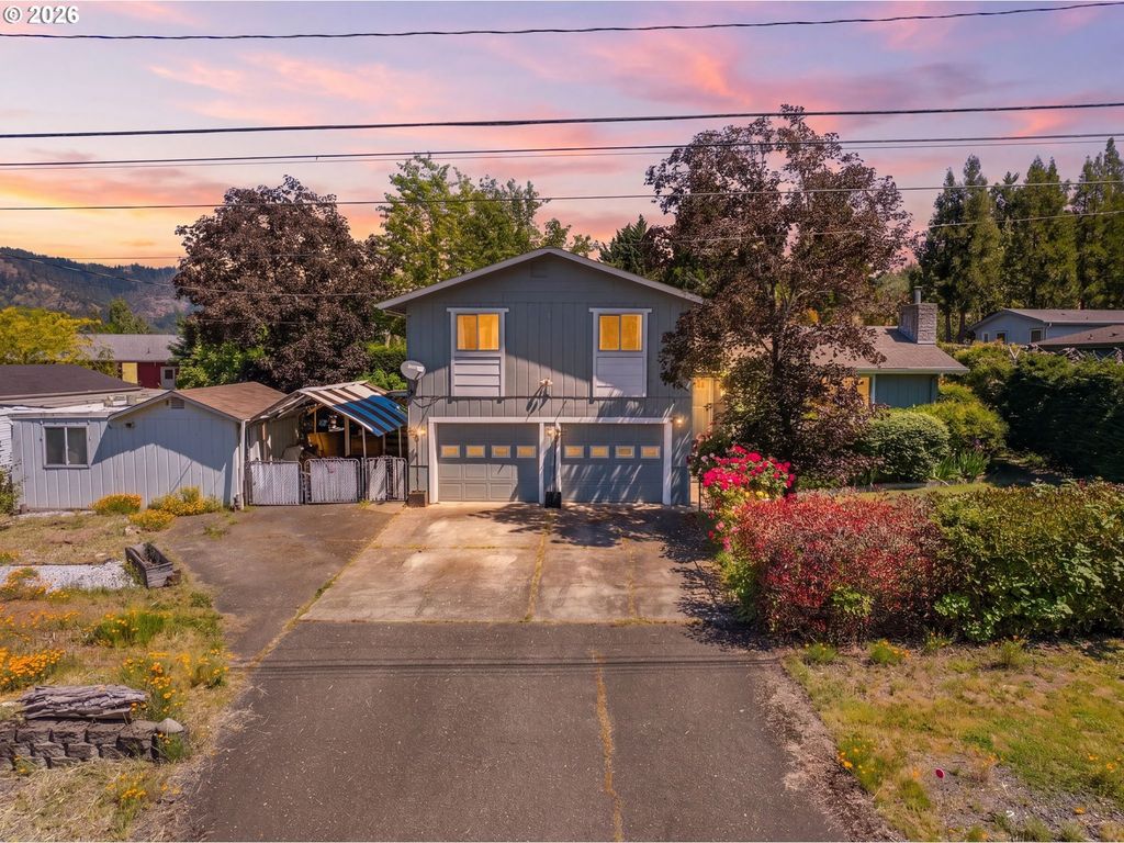 125 SUSAN St, Myrtle Creek, OR 97457
