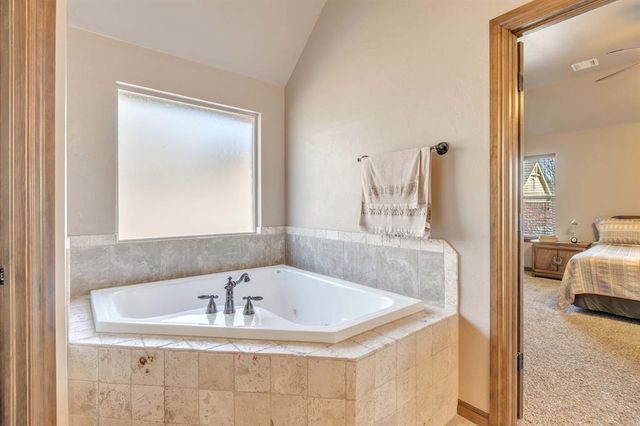 508 Old Home Place, Yukon, OK 73099