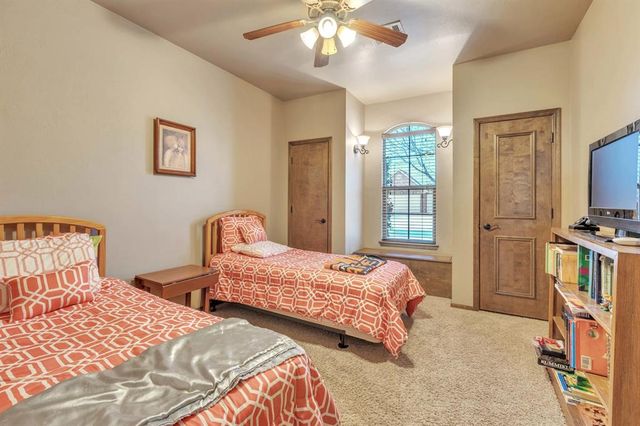 508 Old Home Place, Yukon, OK 73099