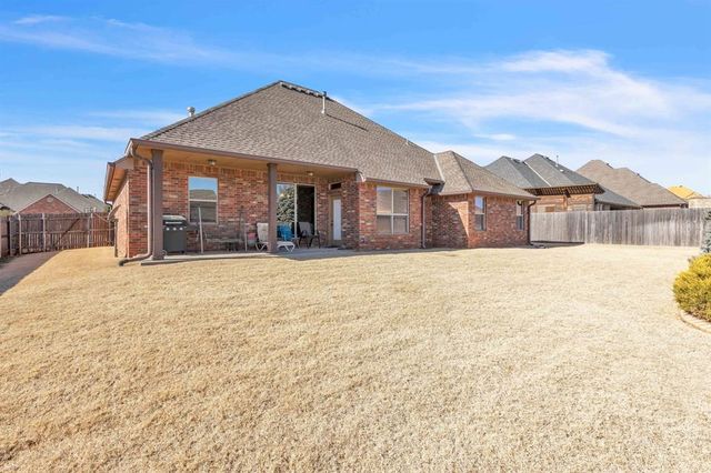 508 Old Home Place, Yukon, OK 73099