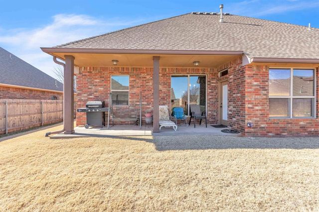 508 Old Home Place, Yukon, OK 73099