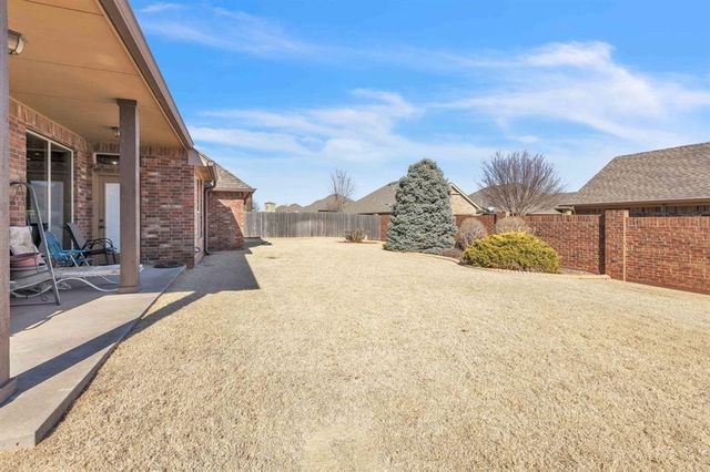 508 Old Home Place, Yukon, OK 73099