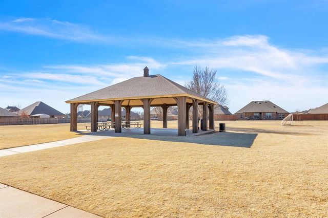 508 Old Home Place, Yukon, OK 73099