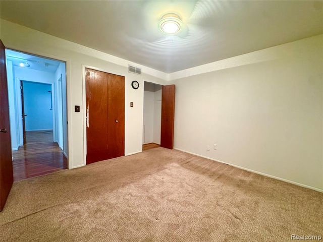 2868 Groves Drive, Sterling Heights, MI 48310