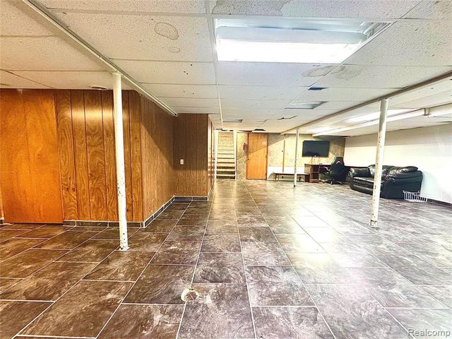 2868 Groves Drive, Sterling Heights, MI 48310