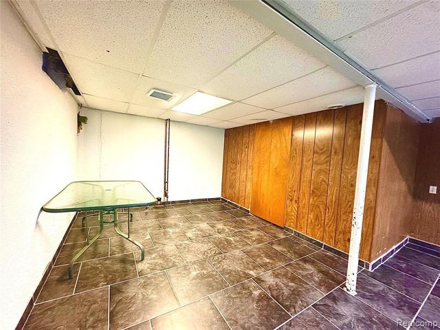 2868 Groves Drive, Sterling Heights, MI 48310