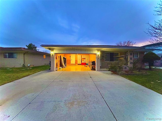 2868 Groves Drive, Sterling Heights, MI 48310