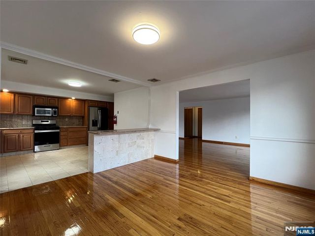 2463 2nd Street, Fort Lee, NJ 07024