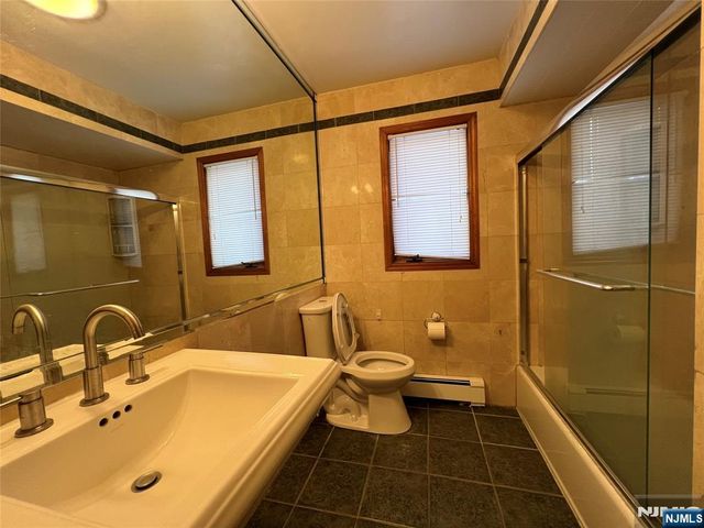 2463 2nd Street, Fort Lee, NJ 07024