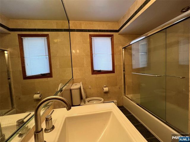 2463 2nd Street, Fort Lee, NJ 07024