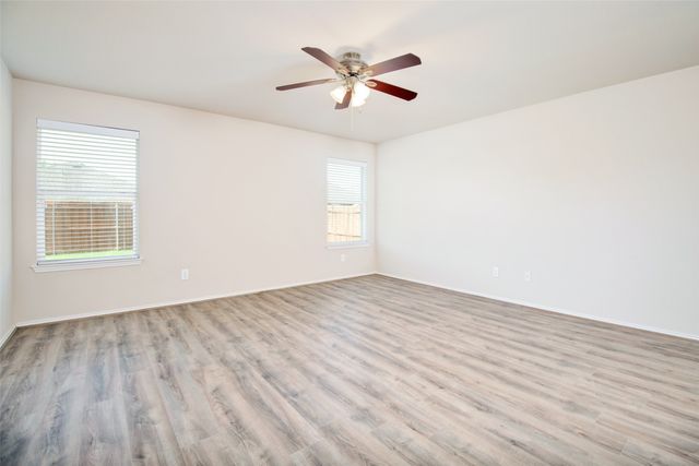 2412 Clairborne Drive, Fort Worth, TX 76177