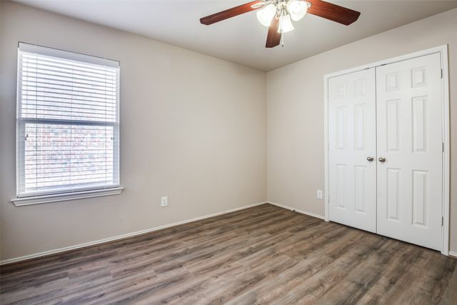 2412 Clairborne Drive, Fort Worth, TX 76177