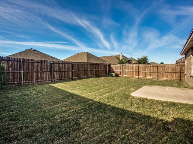 2412 Clairborne Drive, Fort Worth, TX 76177