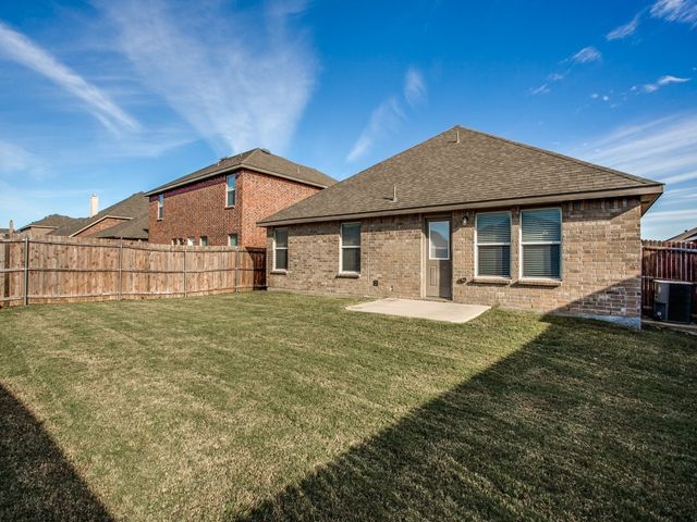 2412 Clairborne Drive, Fort Worth, TX 76177
