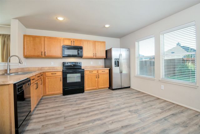 2412 Clairborne Drive, Fort Worth, TX 76177