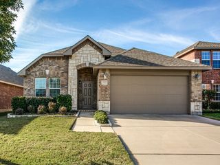 2412 Clairborne Drive, Fort Worth, TX 76177