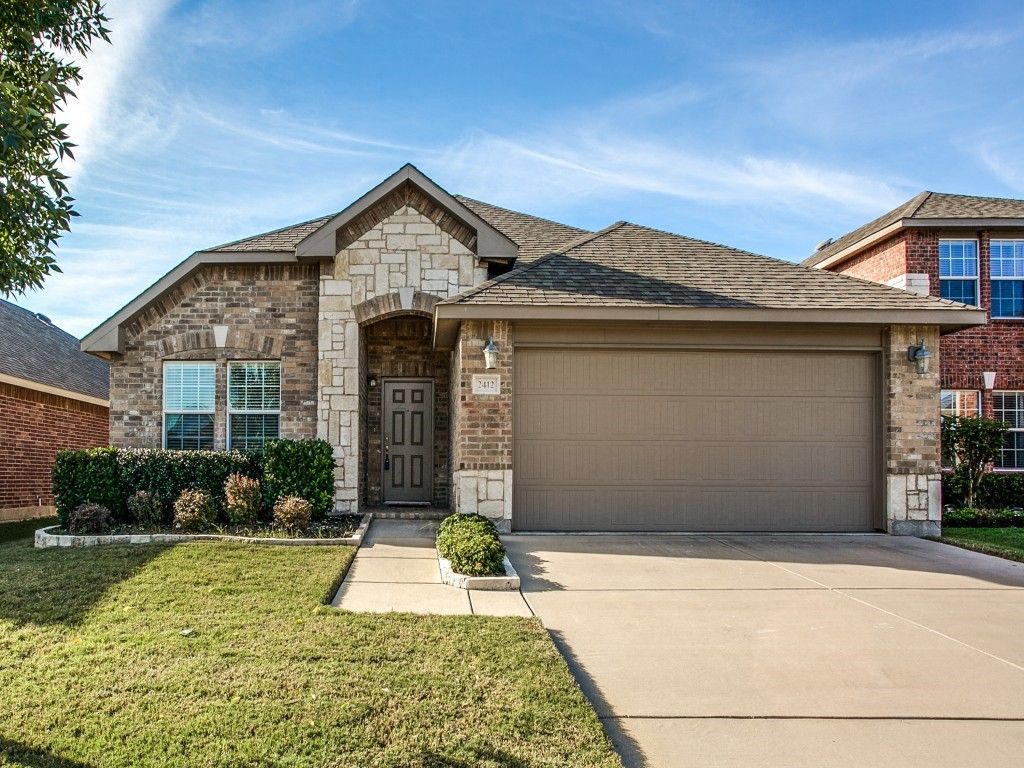 2412 Clairborne Drive, Fort Worth, TX 76177