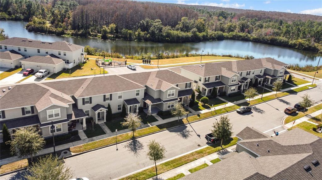 Image 33 of property listing at 3109 AQUA VIRGO LOOP 52, Orlando, FL 32837