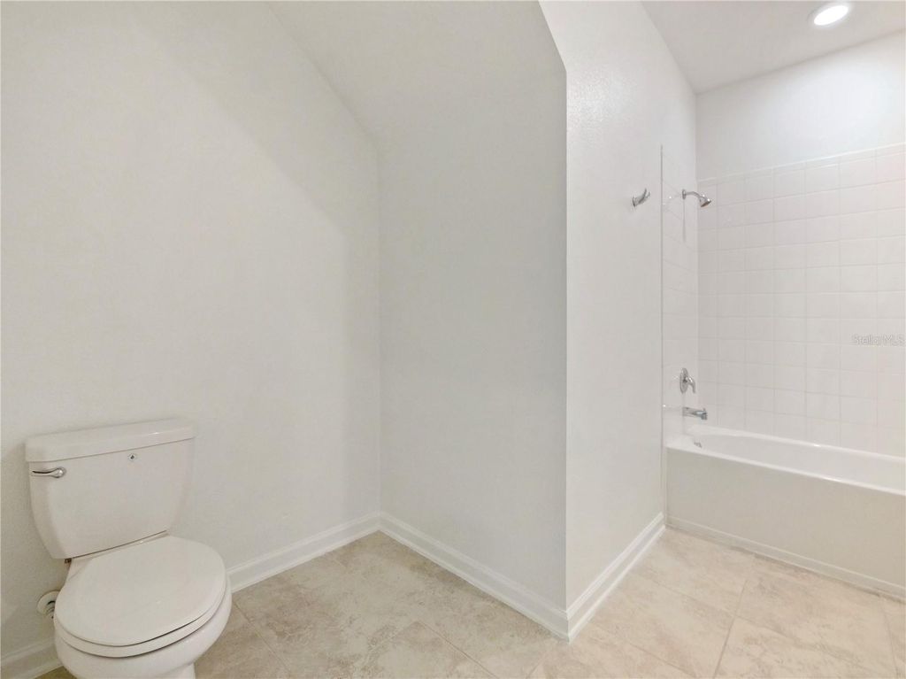 Image 10 of property listing at 3109 AQUA VIRGO LOOP 52, Orlando, FL 32837