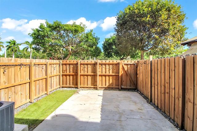 16911 SW 137th Ct, Miami, FL 33177