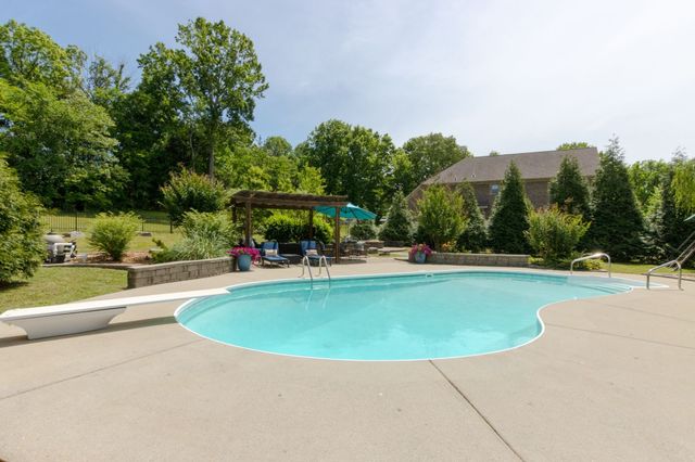 843 Ridgetop Dr, Mount Juliet, TN 37122