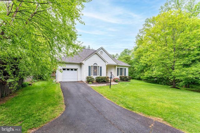 5715 FLAGLER DR, Centreville, VA 20120