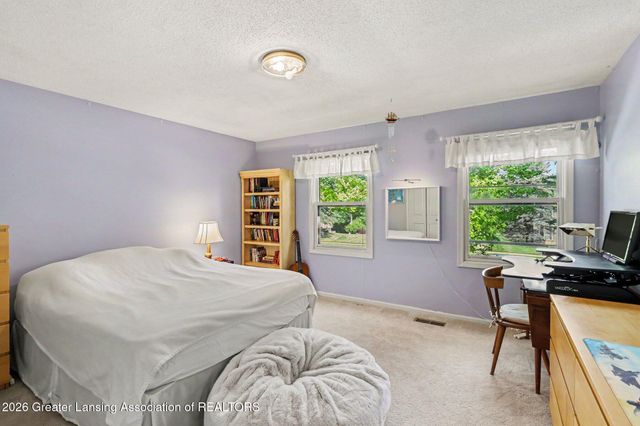 5836 Wood Valley Drive, Haslett, MI 48840