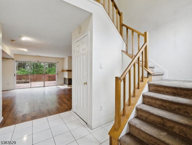 33 Avebury Pl, Franklin Twp., NJ 08873