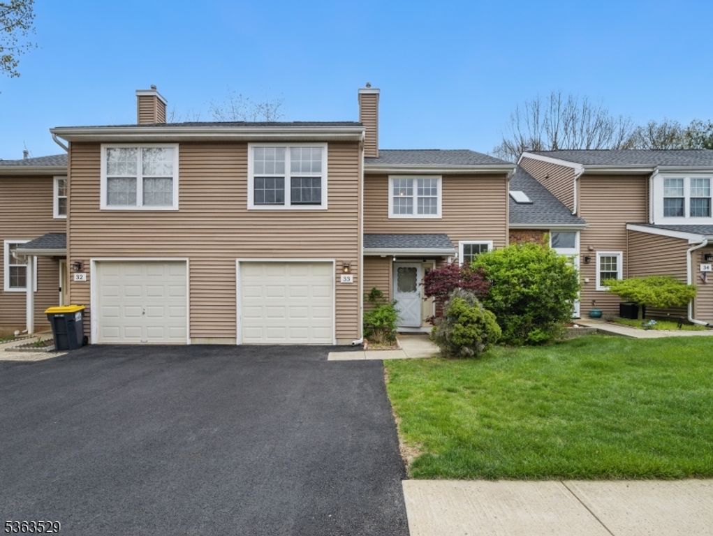 33 Avebury Pl, Franklin Twp., NJ 08873