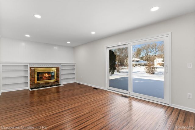 3715 Ledge Drive, Troy, MI 48084