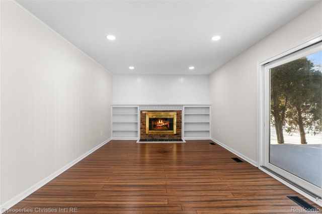 3715 Ledge Drive, Troy, MI 48084