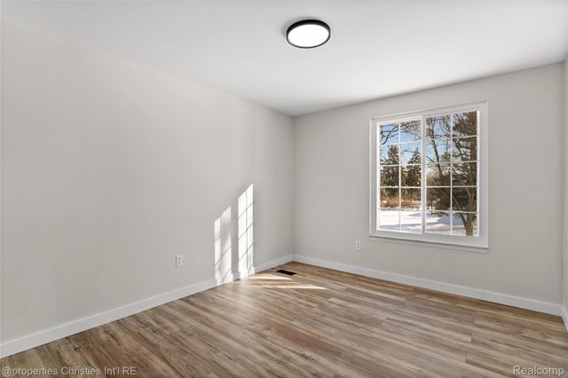 3715 Ledge Drive, Troy, MI 48084