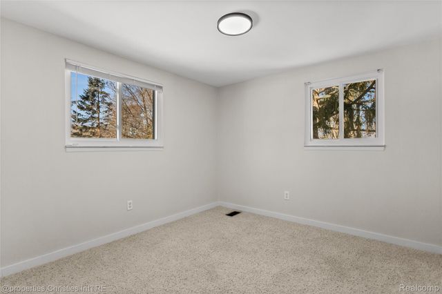 3715 Ledge Drive, Troy, MI 48084