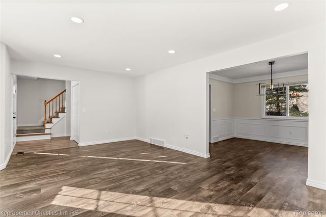 3715 Ledge Drive, Troy, MI 48084