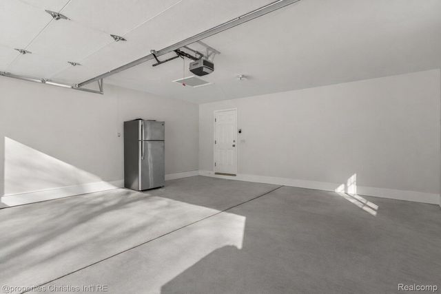 3715 Ledge Drive, Troy, MI 48084