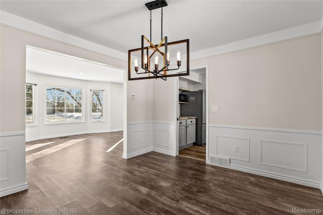 3715 Ledge Drive, Troy, MI 48084