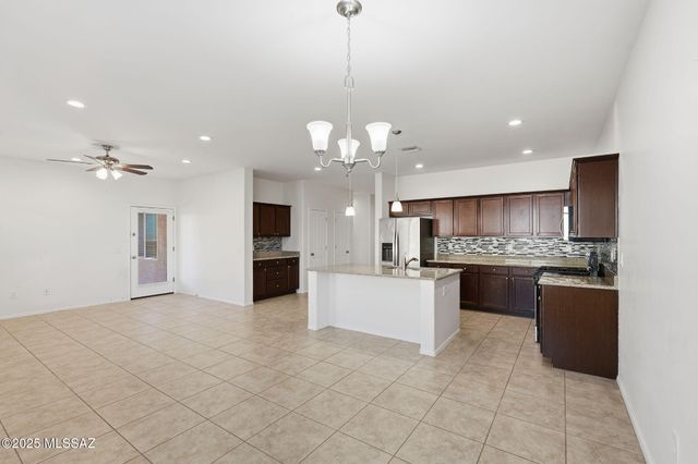 1021 E Lumber Jack Trail, Sahuarita, AZ 85629