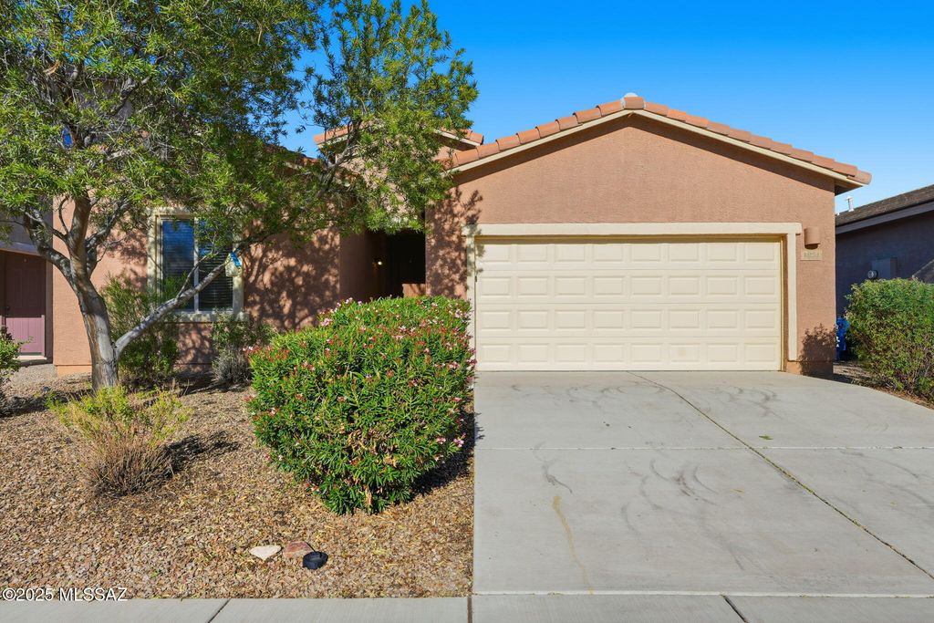 1021 E Lumber Jack Trail, Sahuarita, AZ 85629