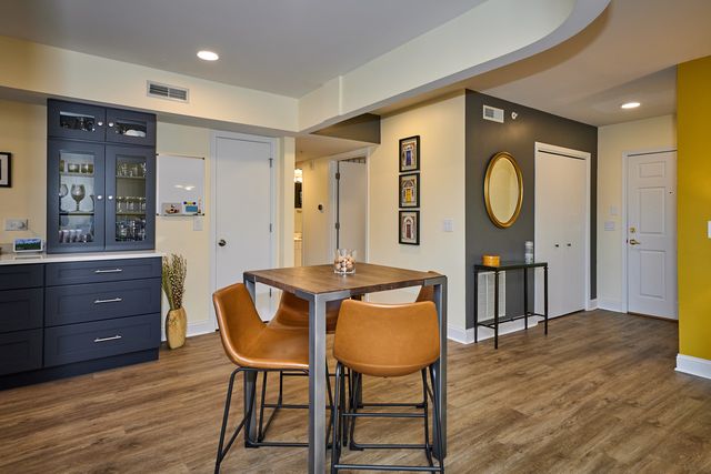 740 Creekside Drive 510, Mount Prospect, IL 60056