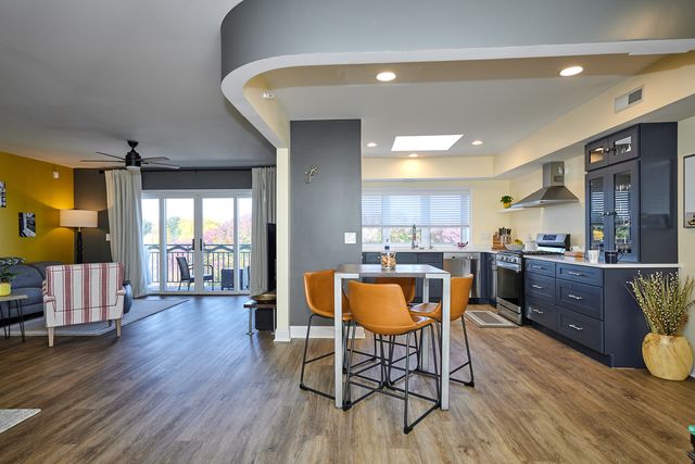 740 Creekside Drive 510, Mount Prospect, IL 60056