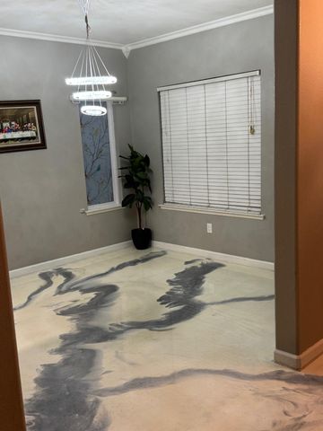 5626 W Carmen Avenue, Fresno, CA 93722