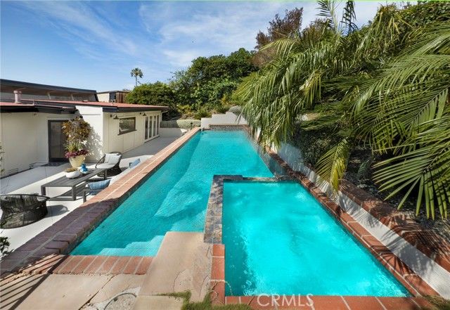 1961 San Remo Drive, Laguna Beach, CA 92651