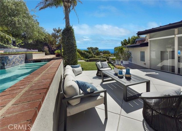 1961 San Remo Drive, Laguna Beach, CA 92651