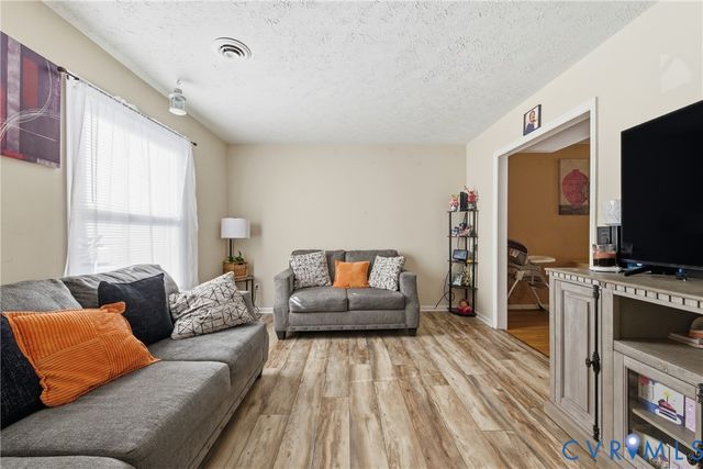 3401 Sussex Dr, Hopewell, VA 23860